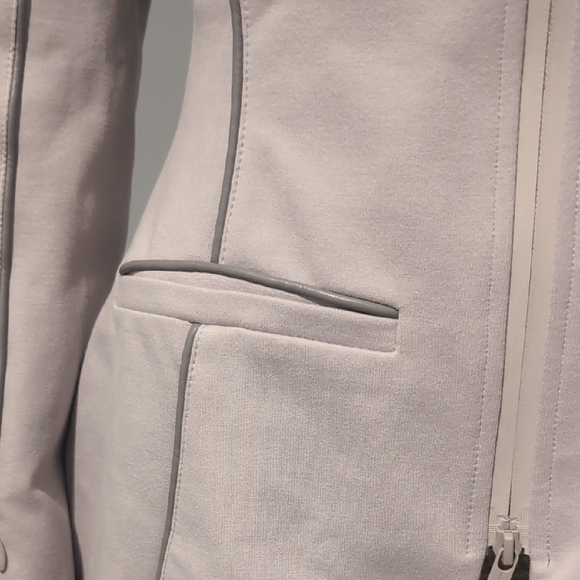 Women's Gray Blazer - Picture 3 of 9